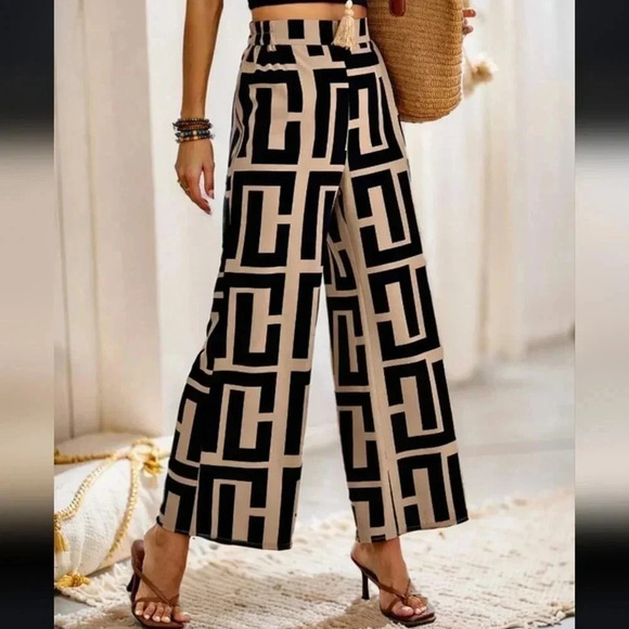 Full Print Geometric Pattern Trousers - Picture 3 of 5